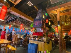 大堂-野山舂·贵州现舂酸汤火锅(鸿通城店)