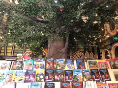 -钟书阁(松江泰晤士小镇店)