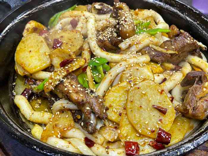 三丰美食城(夏都大街店)-"盖浇饭起源与四川流传与北方,然而(清真).