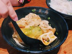 红油抄手-青石桥老瓦房肥肠粉总店(青石桥总店)