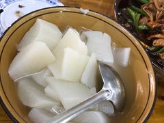 -一品红烧鸭特色川菜(三岔湖店)