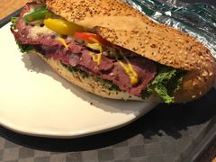 五谷黑椒牛肉三明治-星巴克(中远两湾城店)