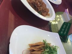 -鸿一饭店(隐秀路店)