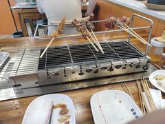 -哈尔滨小酒馆·鲜肉现穿自助烧烤(康新花园店)