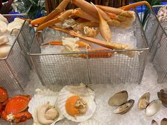 -广州万富希尔顿酒店·感趣自助餐厅·金秋蟹宴生蚝海鲜刺身
