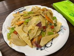 春竹笋炒腊味-民间瓦缸煨汤館(嵩山路店)