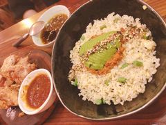 牛油果拌饭-小食院简餐厅