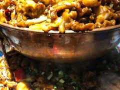 -沪小二炭火蛙锅(淮海中路美食不夜城店)