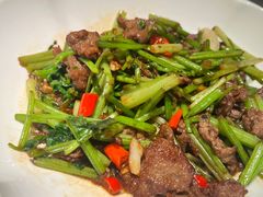 杭芹香菜牛肉-桂满陇·景观餐厅(新世界店)