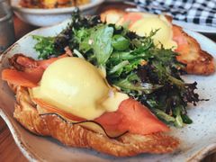 -ROAST coffee & eatery