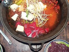 -四小区火锅·巷子里的重庆火锅(花照壁店)