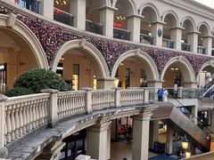 -王府井奥莱临潼小镇(临潼店)