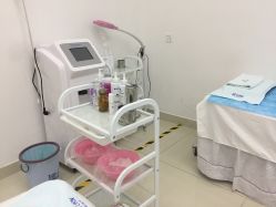 -痘敏医生专业祛痘·肌肤修复连锁