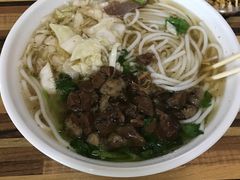 -花溪王记牛肉粉(四季花溪商场店)