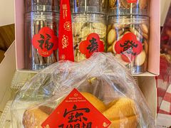 -红宝石·鲜奶小方·海派西点房(南丹店)