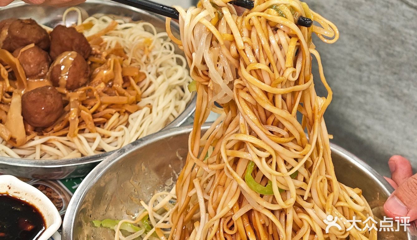 老板太懂上海人了，那么经典的菜这里都有！