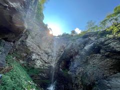 -燕子河大峡谷天坑仙境