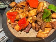 传统馕炒肉-阿里家·新疆烤肉酒場 by MIG