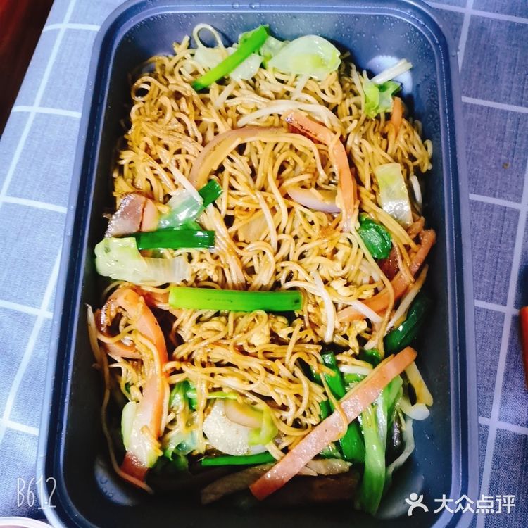 炒米粉超大一份，喜欢米粉的口感