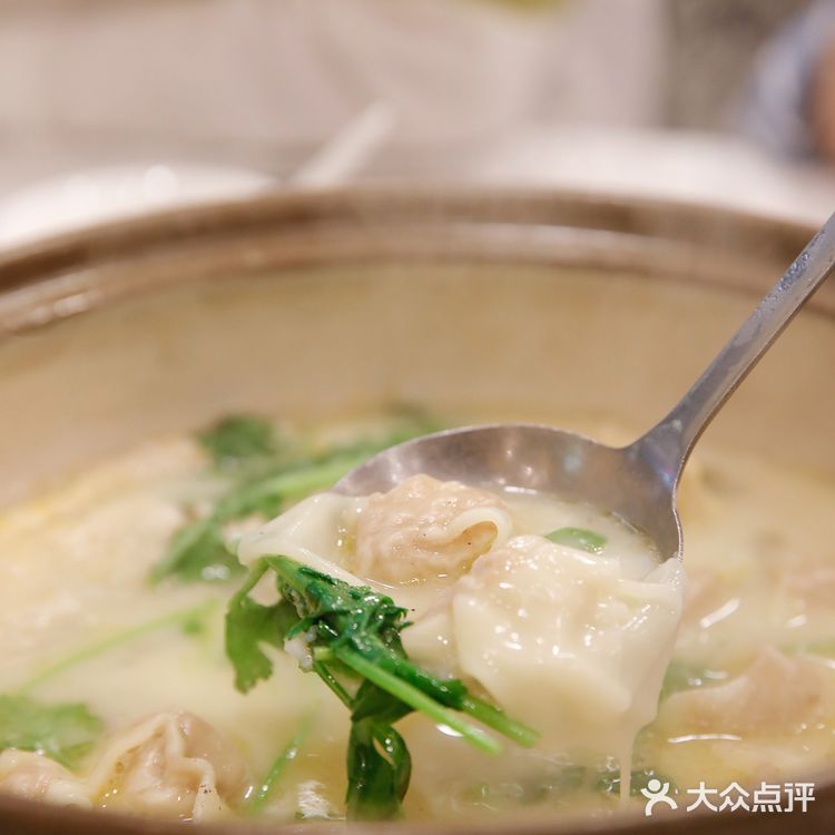天了噜，到底是哪个小天才想出来把黄鱼和小馄饨烧在一起