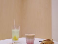 红丝绒泡沫咖啡-XI·LaundryCafe 喜咖自助洗衣咖啡店