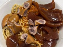 -松树干拌面店
