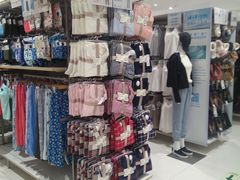 -优衣库(威海威高购物中心店)