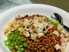 -鞍山大白鲨美食酒店