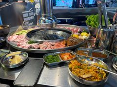 -哈哈碳都·牛肋条无限自助烤肉(台江万达店)