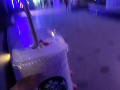 -星巴克(南宁民歌湖店)