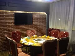 包房-三人行骨头王火锅(长寿店)