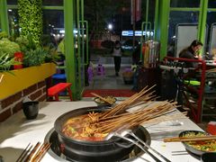 -钢管厂五区小郡肝串串香(奥克斯广场锦城万达店)