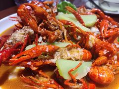 -茸梅路右拐龙虾-农家菜(松江店)