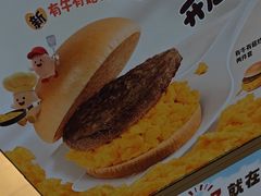 -麦当劳(上海虹桥站30B检票口楼上)