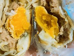 咸蛋黄鲜肉月饼-白玉兰食品(甜云店)