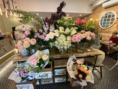 -FLOVIE FLORIST CAFE