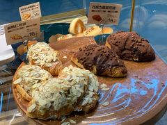 扁桃仁可颂-七鲜超市(万向城店)