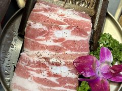 -围炉肉舍•炭烤活鳗•丹东海鲜烤肉(步行街店)