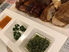 -新大咀港式茶餐厅(宝山万达店)
