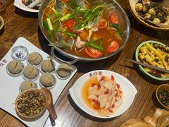 -亮欢寨酸汤鱼(沙冲路店)