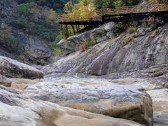 -燕子河大峡谷天坑仙境