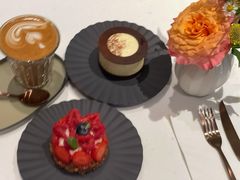 -潮一不贰·法式甜品·生日蛋糕·西式简餐(外滩店)