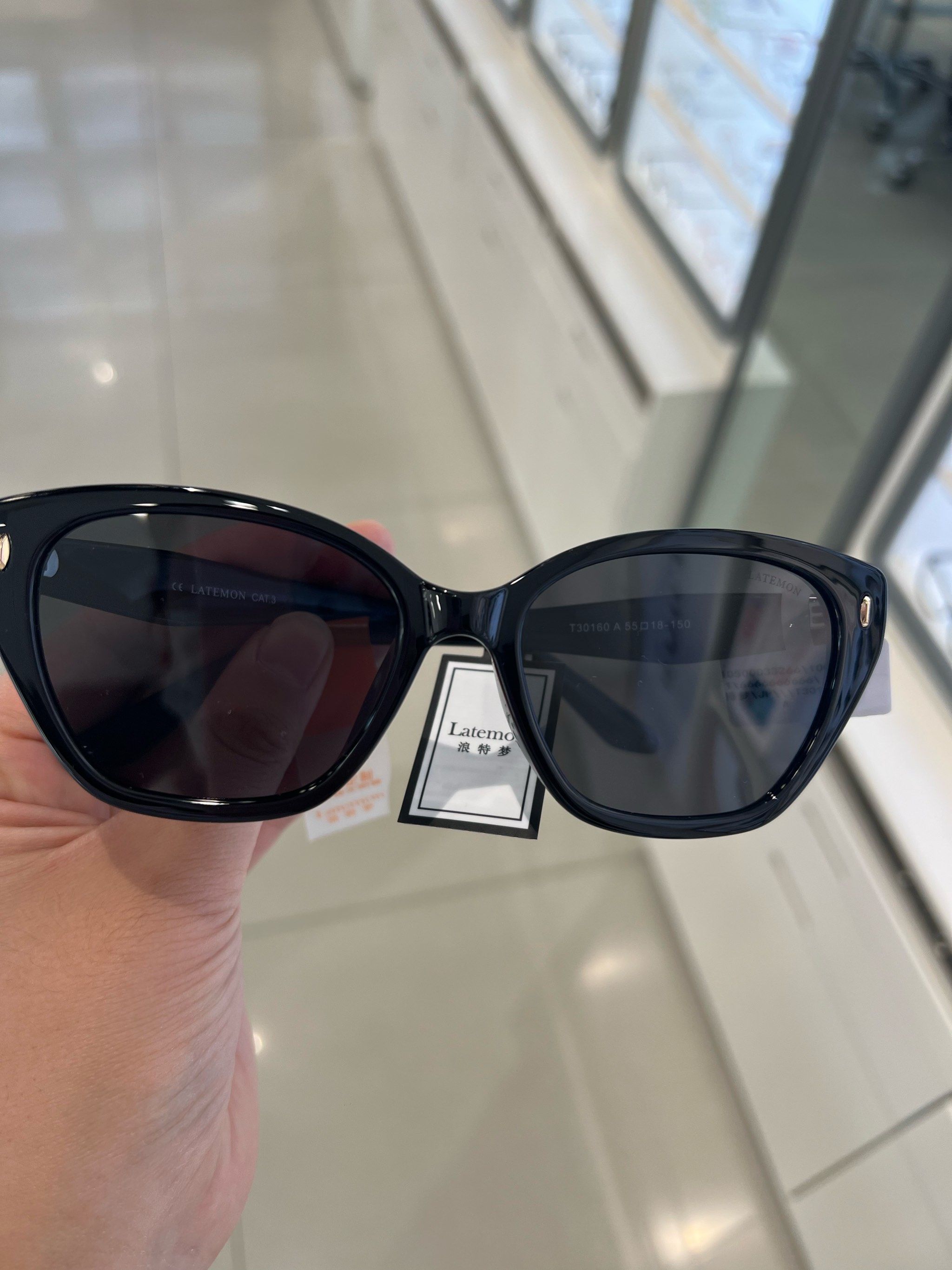 詹姆斯签新合同起薪美元，跳出选项前少了美元，背后原由揭秘(詹姆斯的签约年薪众少)