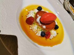 焦糖布丁佐树莓-Le Bistrot de Racine