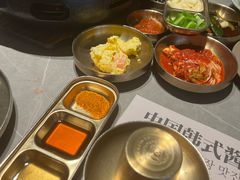 -草家酱蟹炭火烤肉店(珲春南路一店)