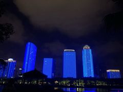 -万绿园