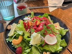 元气罗马假日沙拉配树莓汁-闲·胡同 Barblu Hutong(雍和宫五道营店)