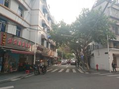 -溪岸路花鸟市场