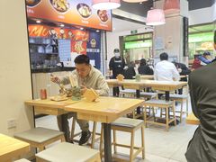 -魔都三兄弟酸辣粉·蘸卤炸串(虹桥万科店)