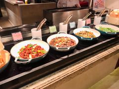 自助取餐区-咖啡苑自助餐厅·中国大饭店